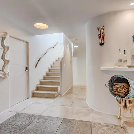 Villa8 *